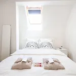 Old Town Sunrise Apartment